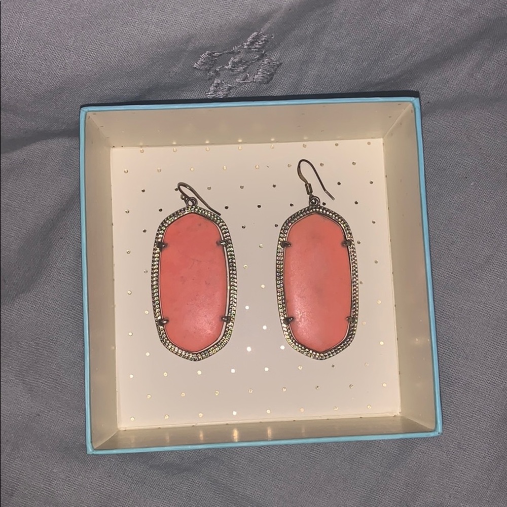 “Danielle” coral Kendra Scott earrings